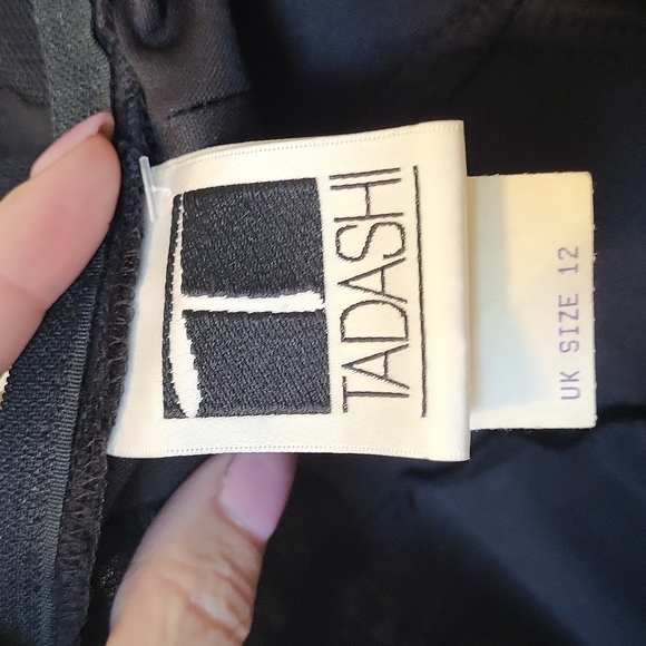 Tadashi Black Crepe Gown 100% Silk Figure-loving Draping Throughout Size 10 - Picture 9 of 14